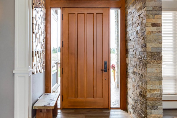 Comment réparer une porte en bois ?